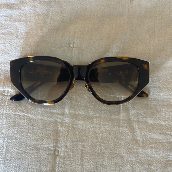 DEZI Charge It Tortoise Sunglasses - Picture 8 of 15